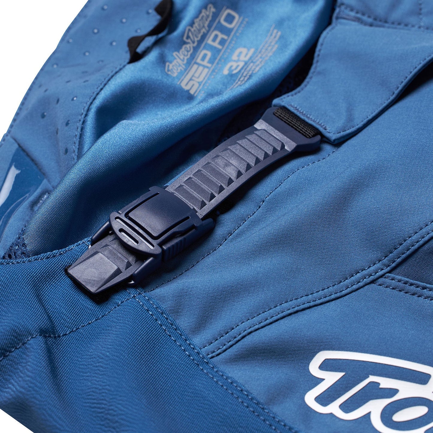 SE Pro Hose Pinned Blau