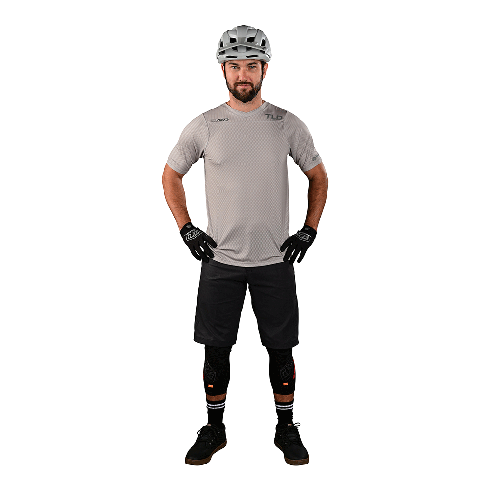 Troy Lee Skyline Air Short Shell Mono Black