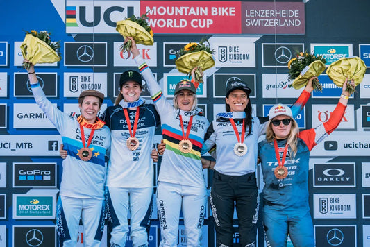 TLD WOMEN PARTY ON THE PODIUM