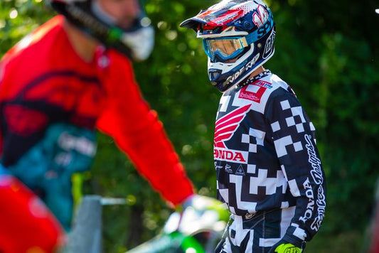Seely Battles Sandy Southwick Track for Sixth Overall