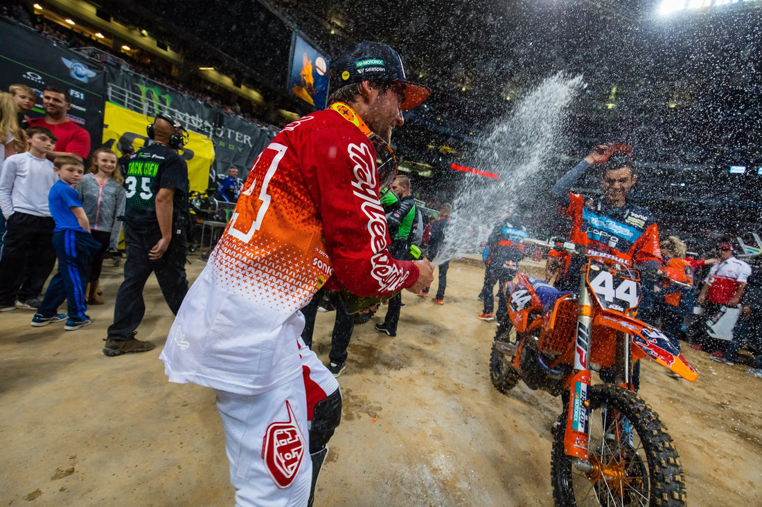 Jordon Smith Goes Back-To-Back in St. Louis